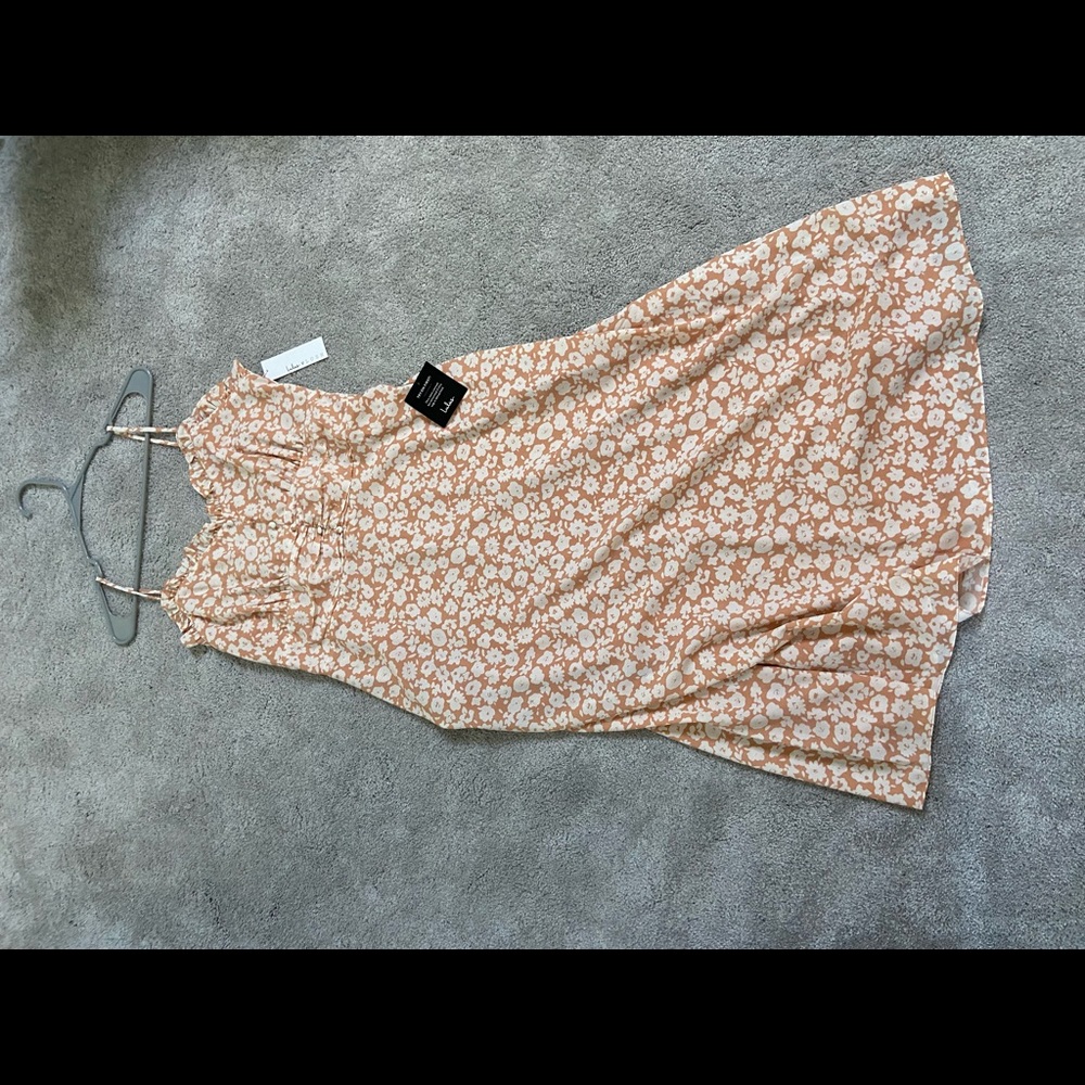 Brand new lulus dress! Tags still on! Never worn!